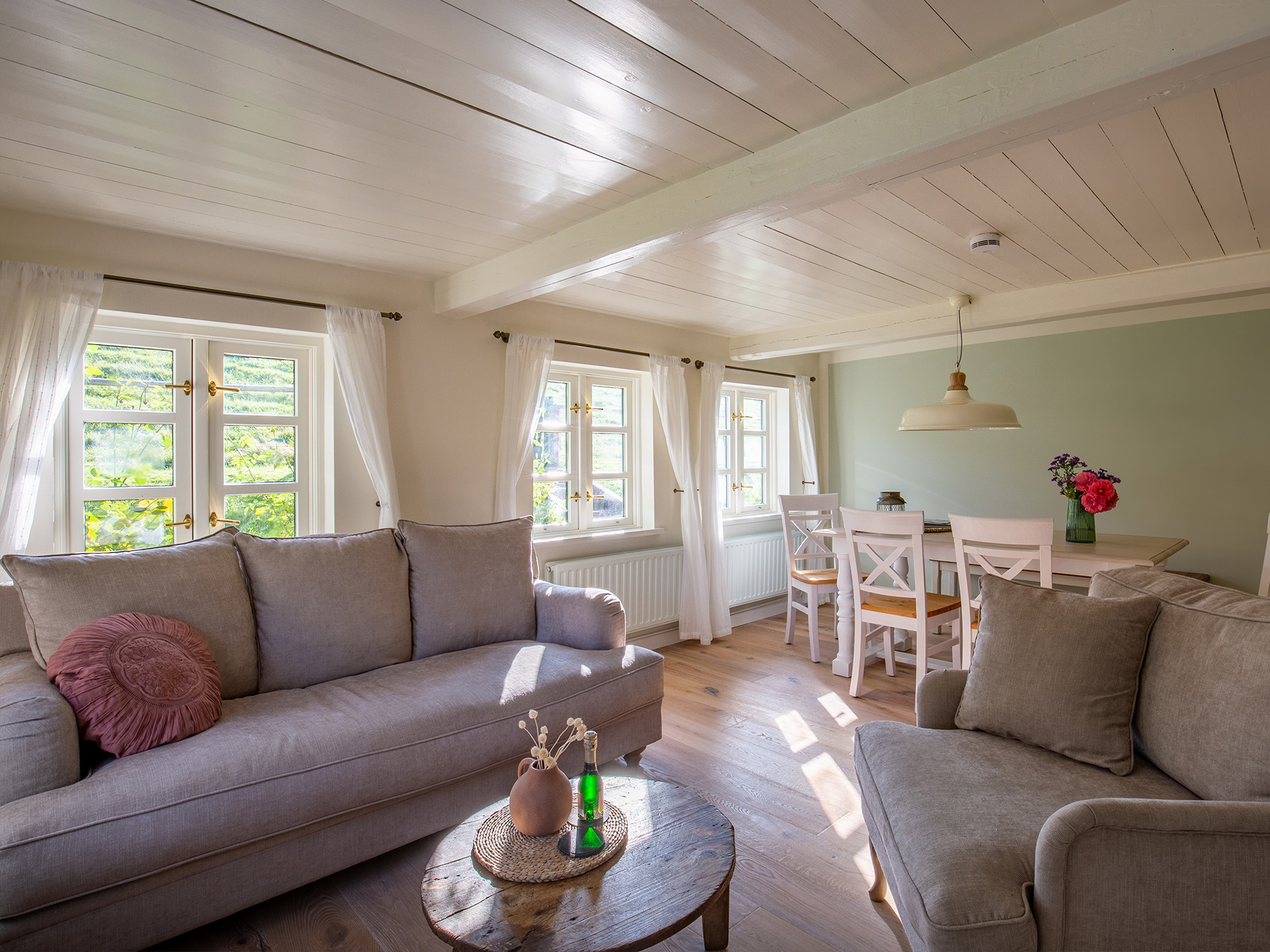 Blick in das Wohnzimmer im Ferienhaus Rungholt