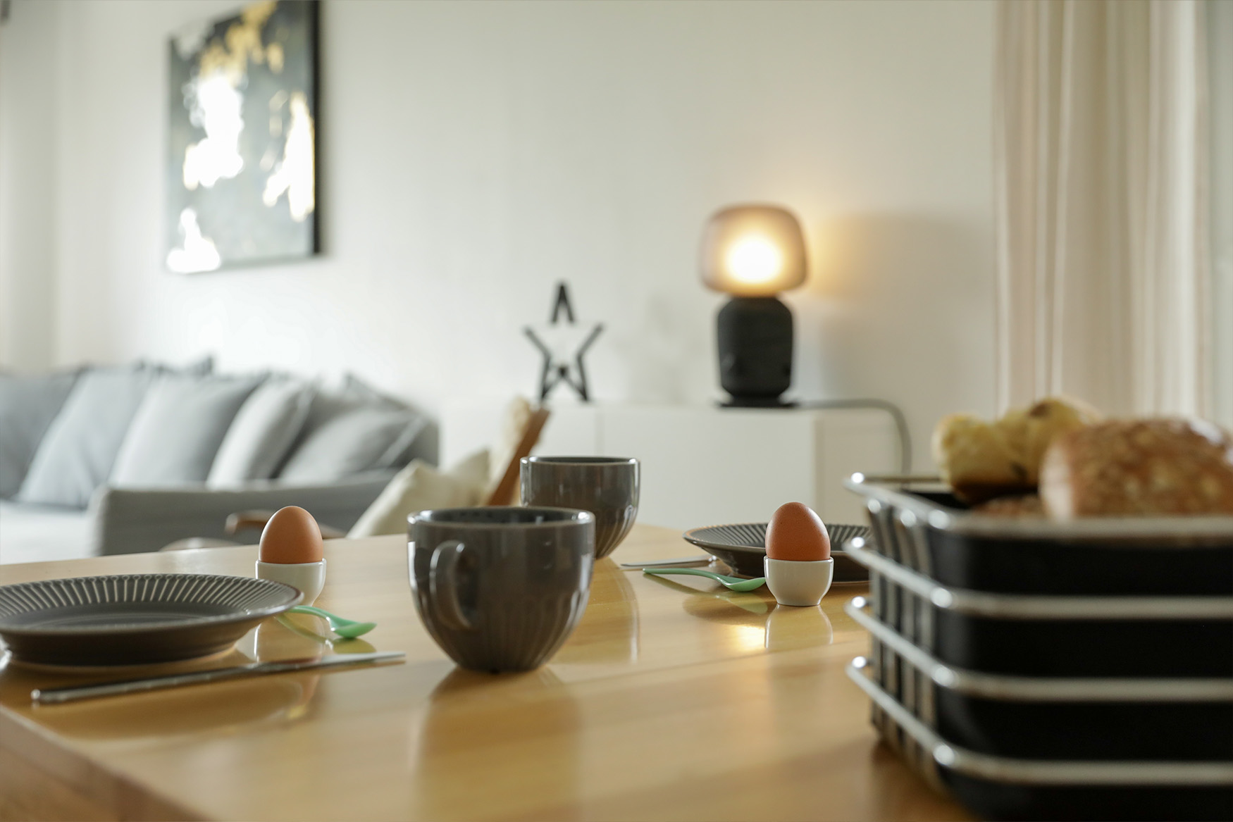 Gedeckter Frühstückstisch im Ferienhaus "Weites Land" auf Pellworm