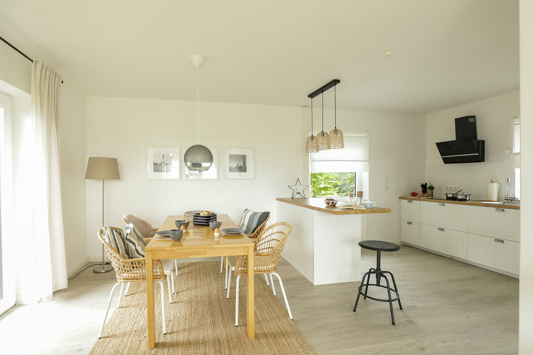 Einblick in den Wohn- Essbereich des Ferienhaus "Weites Land" auf Pellworm